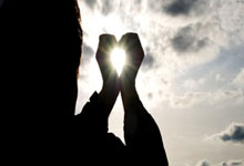 米兰体育app-尤文图斯史诗级逆转！迪巴拉封神夜，曼城再陷欧冠魔咒