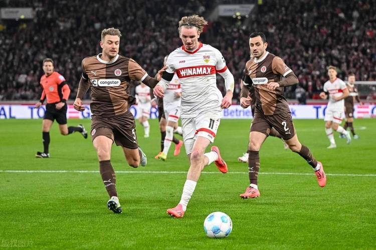 德甲联赛激战连连，球队表现不凡的简单介绍