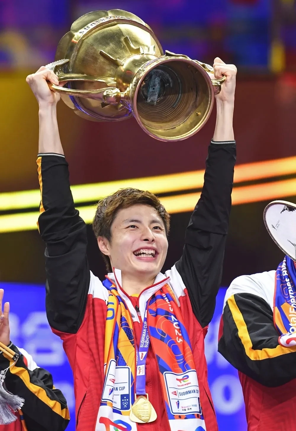 独领风骚，运动员斩获第一名的简单介绍