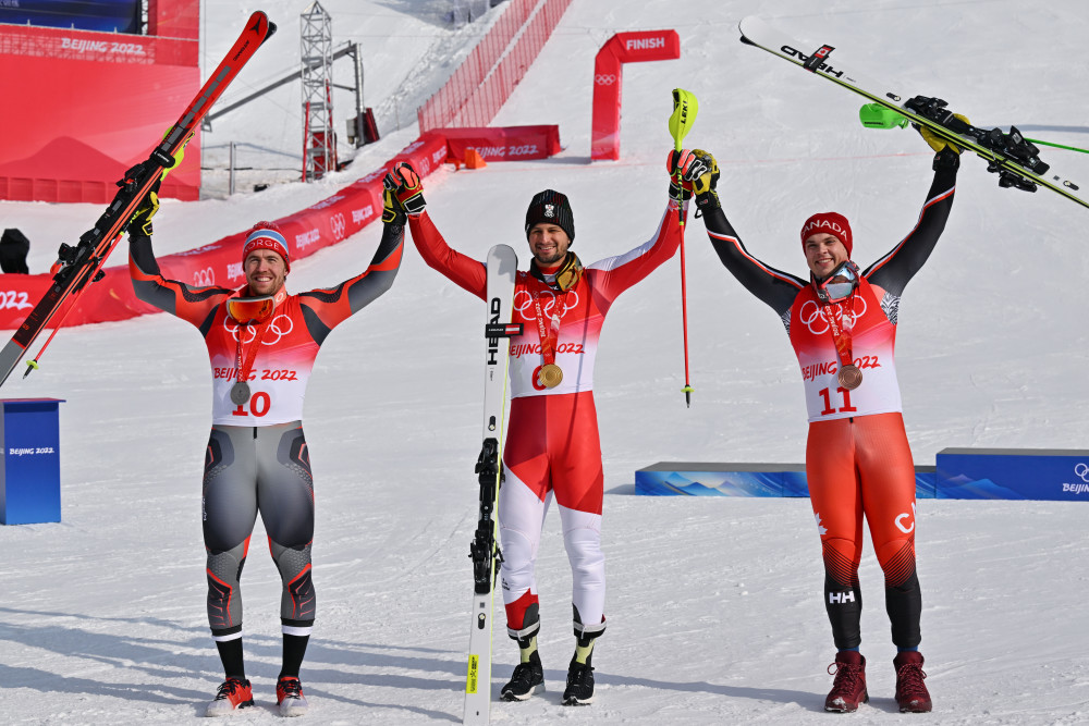 包含奥地利滑雪队全员发挥出色，获得银牌的词条