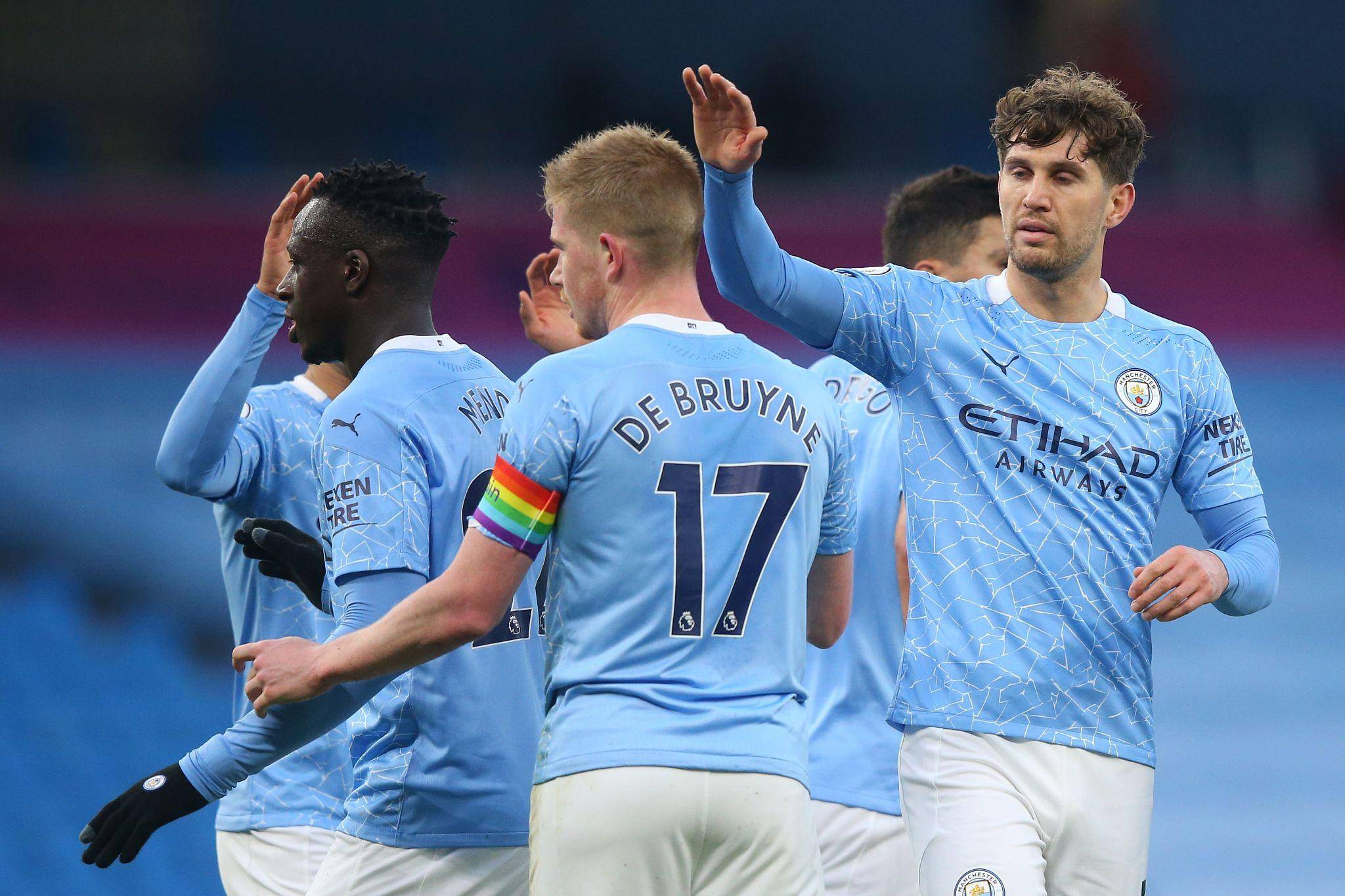 关于曼城客场大胜伯恩茅斯，稳固领跑积分榜的信息