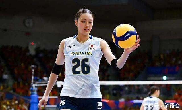 日本女排力夺奖杯！实力抢眼第一名夺冠