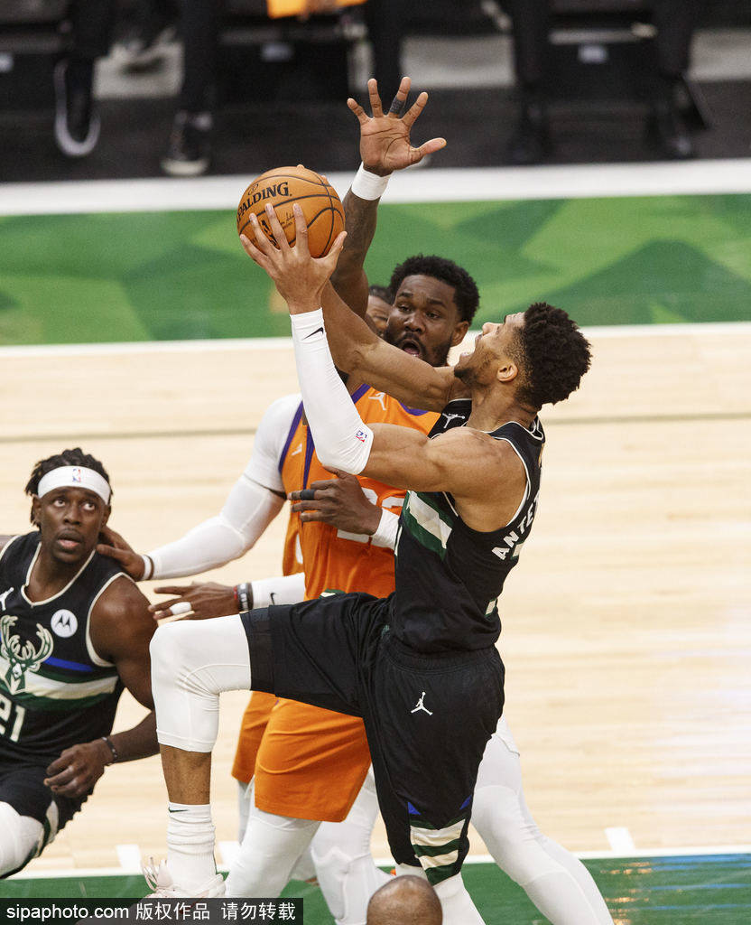 太阳惨遭雄鹿横扫，战绩持续颓势！