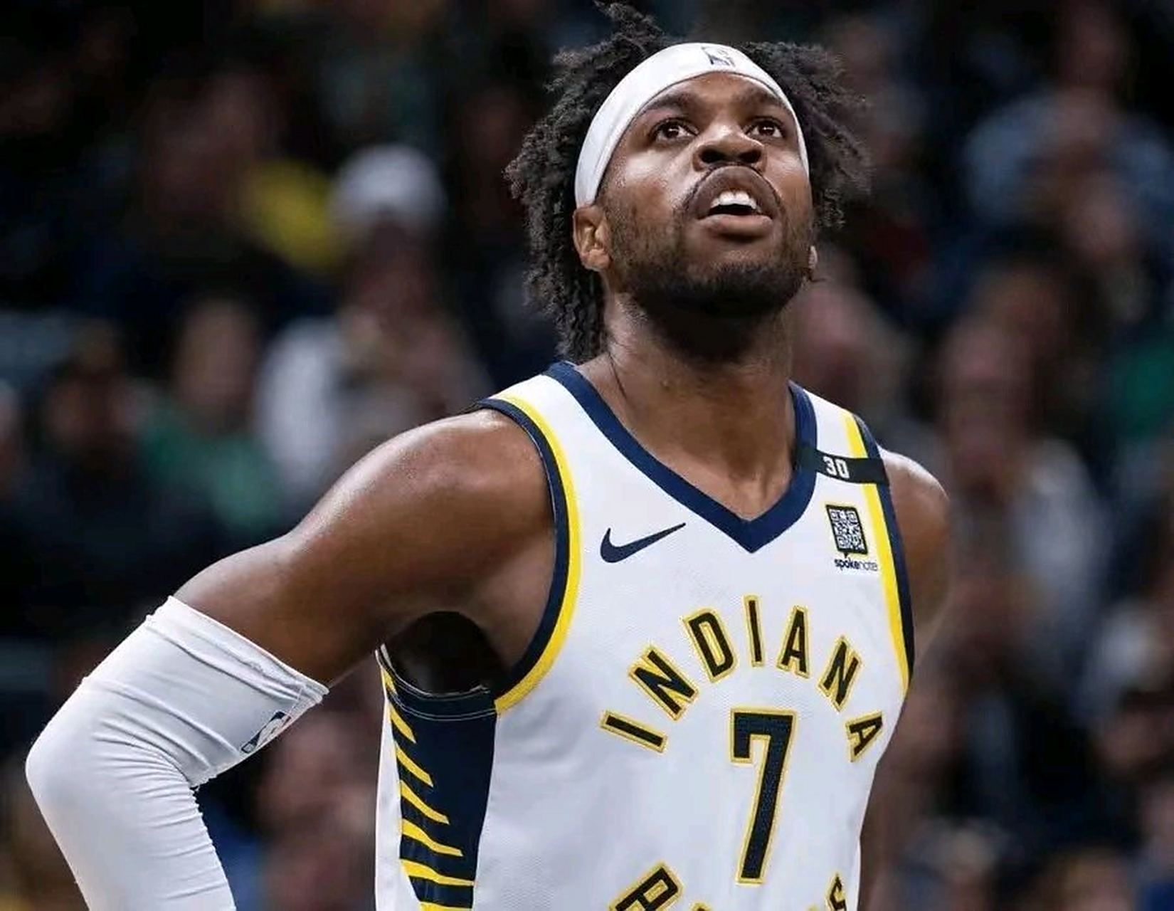 步行者战胜独行侠，终结连胜势头