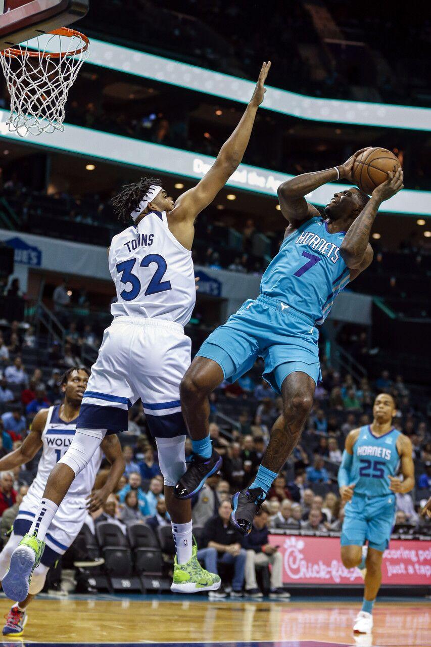 惠特克38分领军夏洛特黄蜂赢得胜利