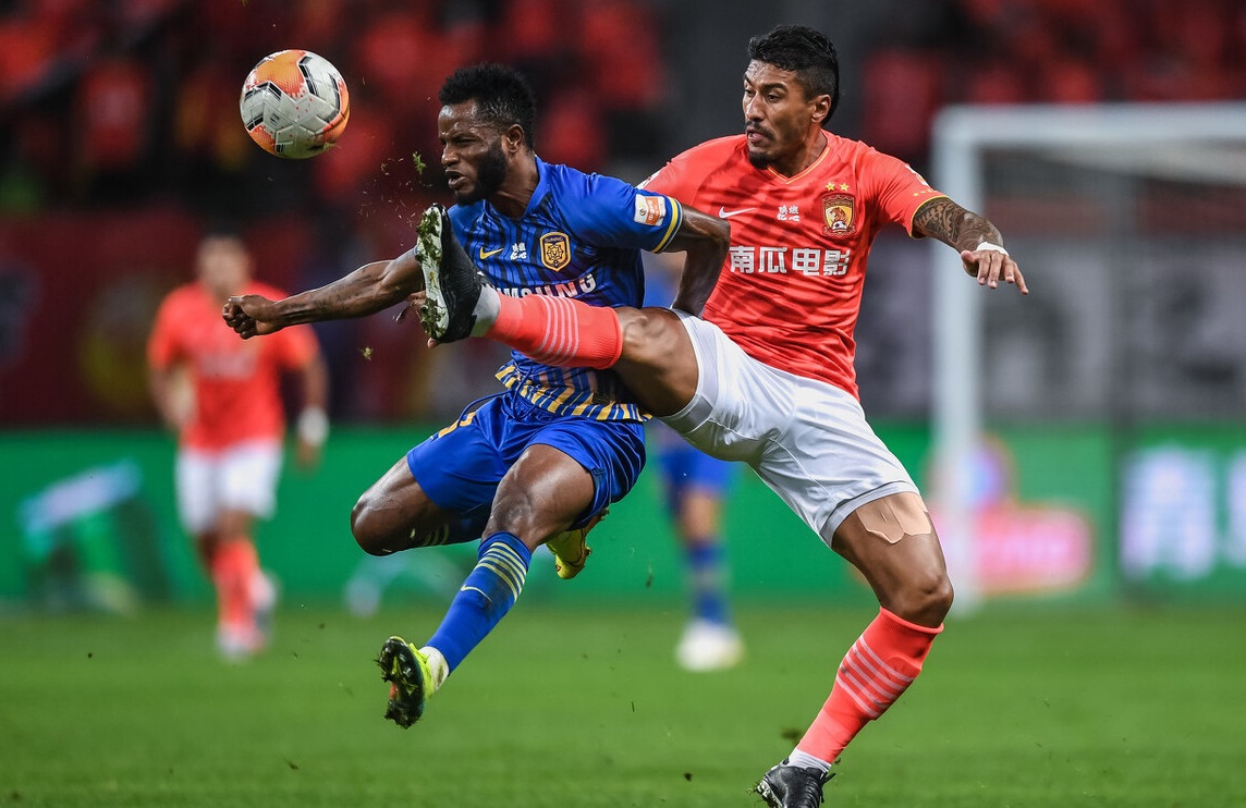 广州恒大战平苏宁追平积分恒大改用四外援PK欲冲突